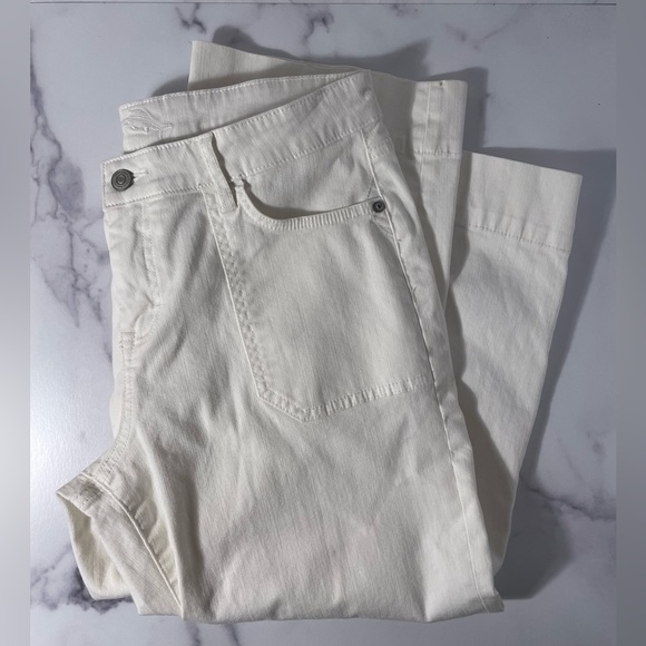 Tommy Bahama White Cropped Jean Size 10 - Picture 3 of 8